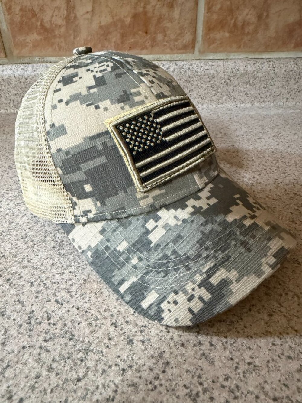 NWOT Digital Camo American Flag Men's Trucker Hat